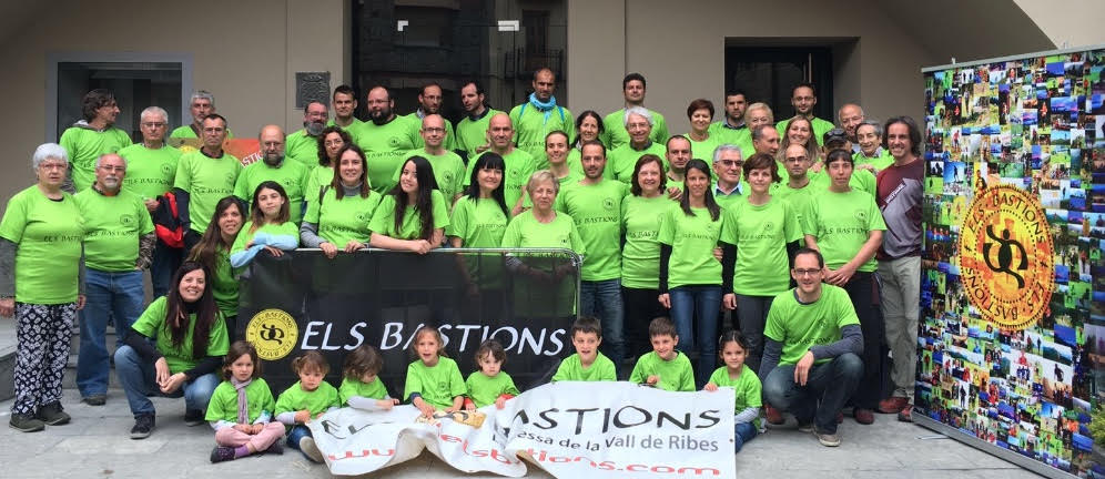 Els Bastions. Reunió de voluntaris a Ribes de Freser